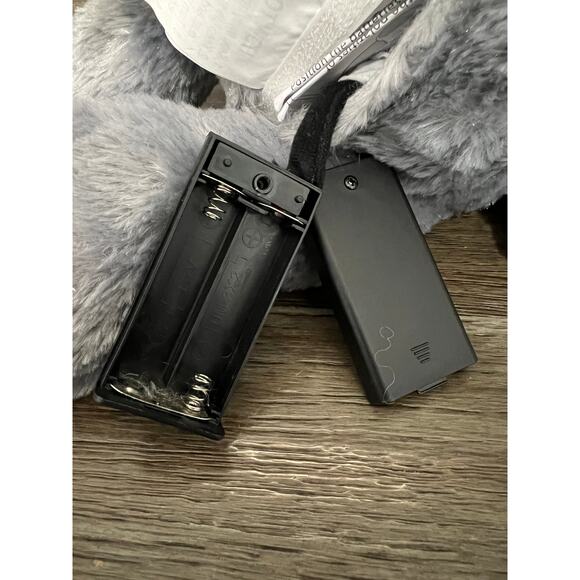 Health Touch Vibrating Massager Light Gray Husky‎ Plush - Picture 6 of 7